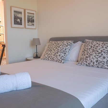 Apartamento Con Suite, Zona De Trabajo Y Yoga Wifi Y Garaje กาสโตร-อูร์เดียเลส ภายนอก รูปภาพ