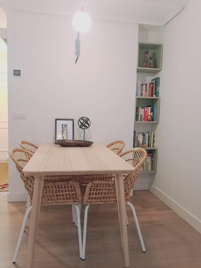 Apartamento Con Suite, Zona De Trabajo Y Yoga Wifi Y Garaje กาสโตร-อูร์เดียเลส ภายนอก รูปภาพ