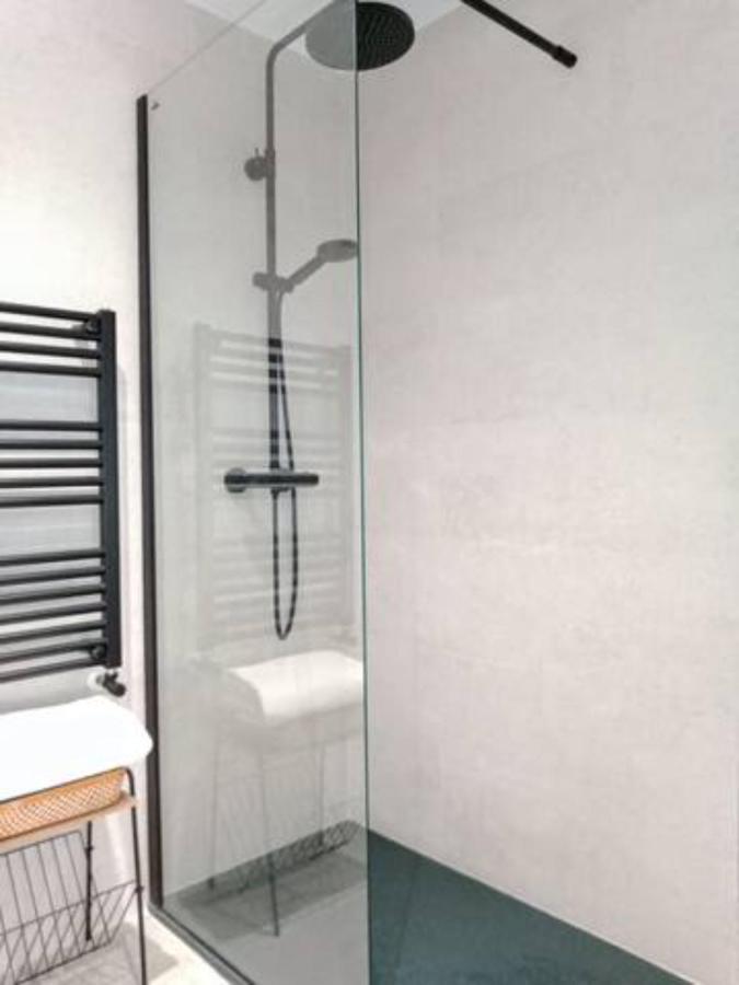 Apartamento Con Suite, Zona De Trabajo Y Yoga Wifi Y Garaje กาสโตร-อูร์เดียเลส ภายนอก รูปภาพ