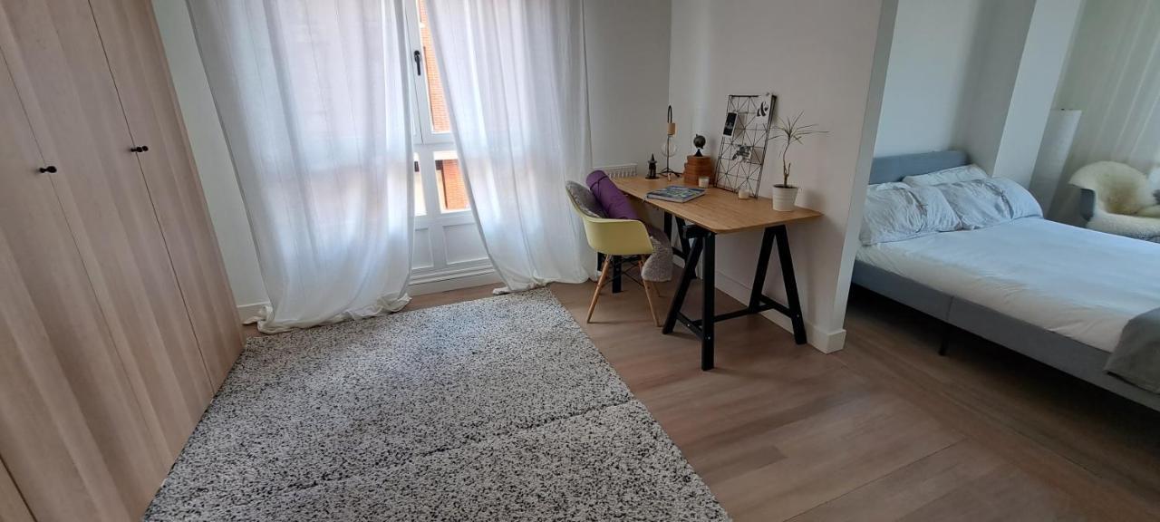 Apartamento Con Suite, Zona De Trabajo Y Yoga Wifi Y Garaje กาสโตร-อูร์เดียเลส ภายนอก รูปภาพ