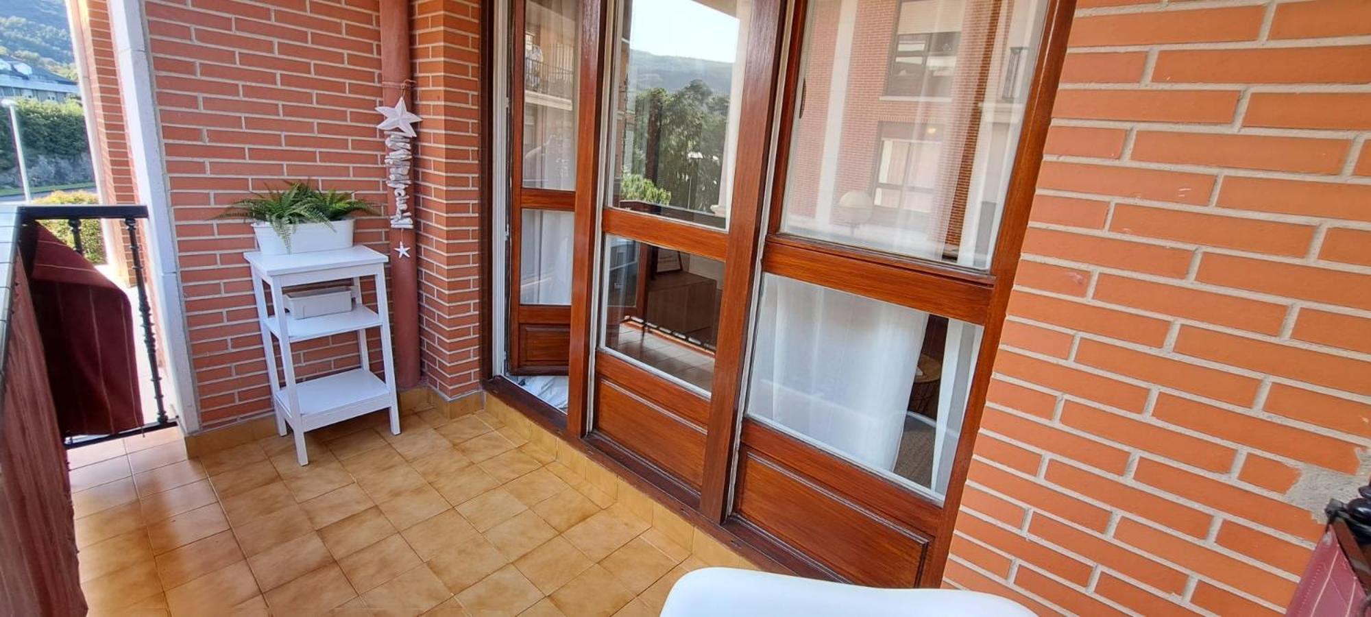 Apartamento Con Suite, Zona De Trabajo Y Yoga Wifi Y Garaje กาสโตร-อูร์เดียเลส ภายนอก รูปภาพ